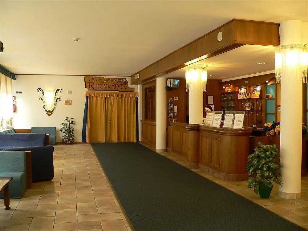 Hotel Orsa Maggiore 法尔西德
