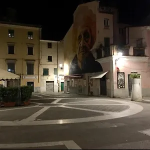 Appartamento Splendida Mansarda Open Space, Finiture Di Lusso. Carrara